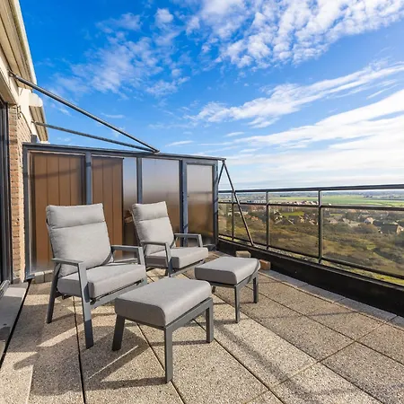 Apartment Rooftop Near Center *